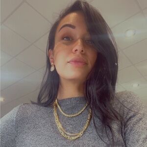 Meet your Posher, Elly